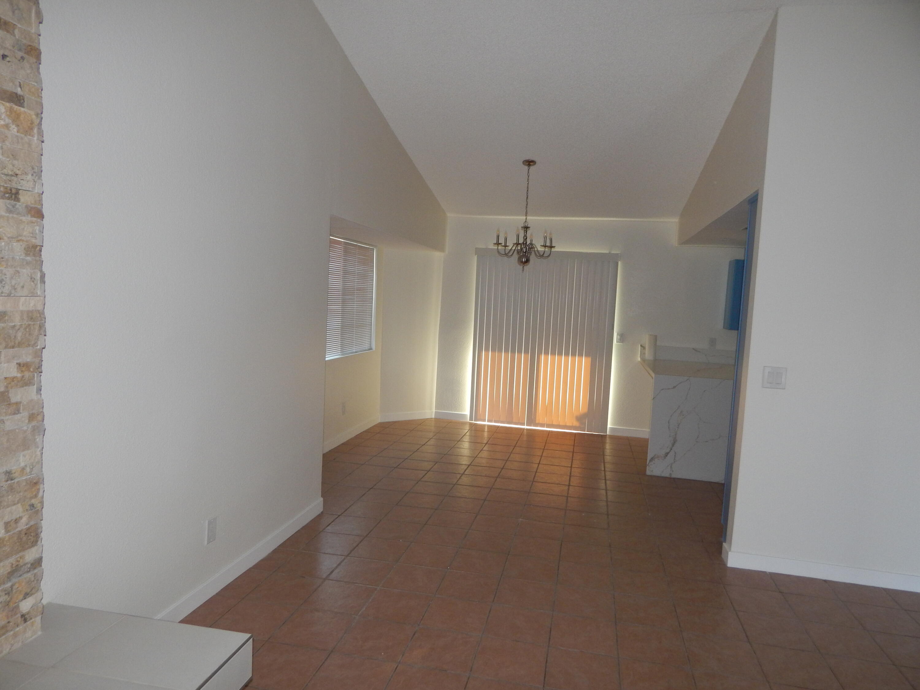 68175 Encinitas Road Cathedral City, CA 92234 - Photo 5 of 16 Dining area