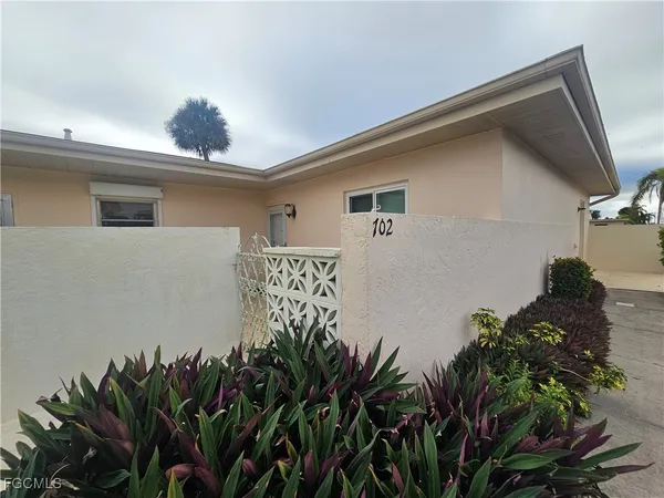 $1,100 | 702 Joel Boulevard, Lehigh Acres, FL 33936