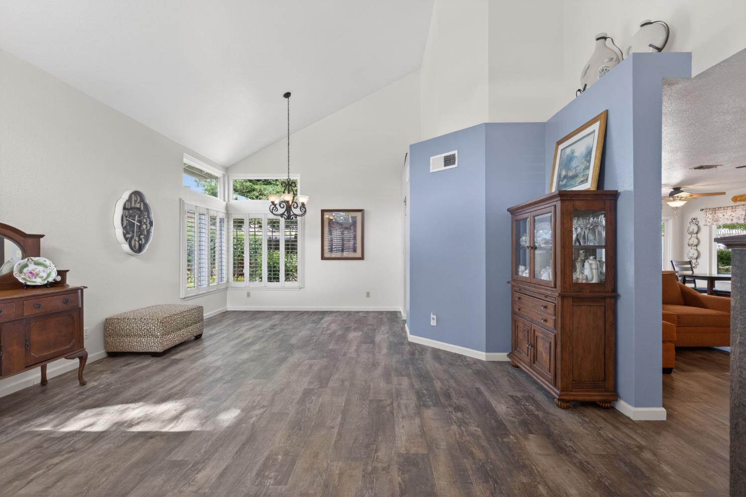 611 Copper Way Roseville, CA 95678 - Photo 7 of 48