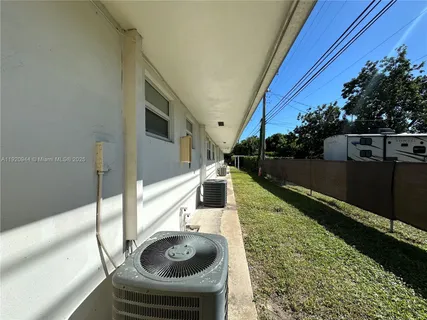 $1,595 | 2436 Van Buren Street, Unit 13, Hollywood, FL 33020