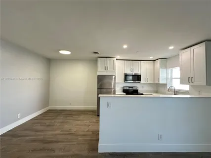 $1,595 | 2436 Van Buren Street, Unit 13, Hollywood, FL 33020