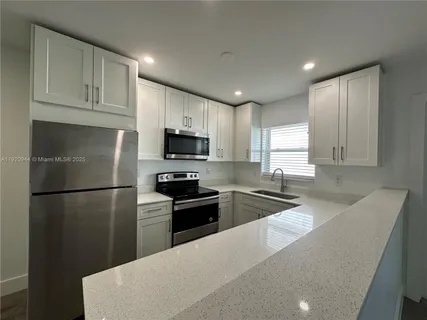 $1,595 | 2436 Van Buren Street, Unit 13, Hollywood, FL 33020