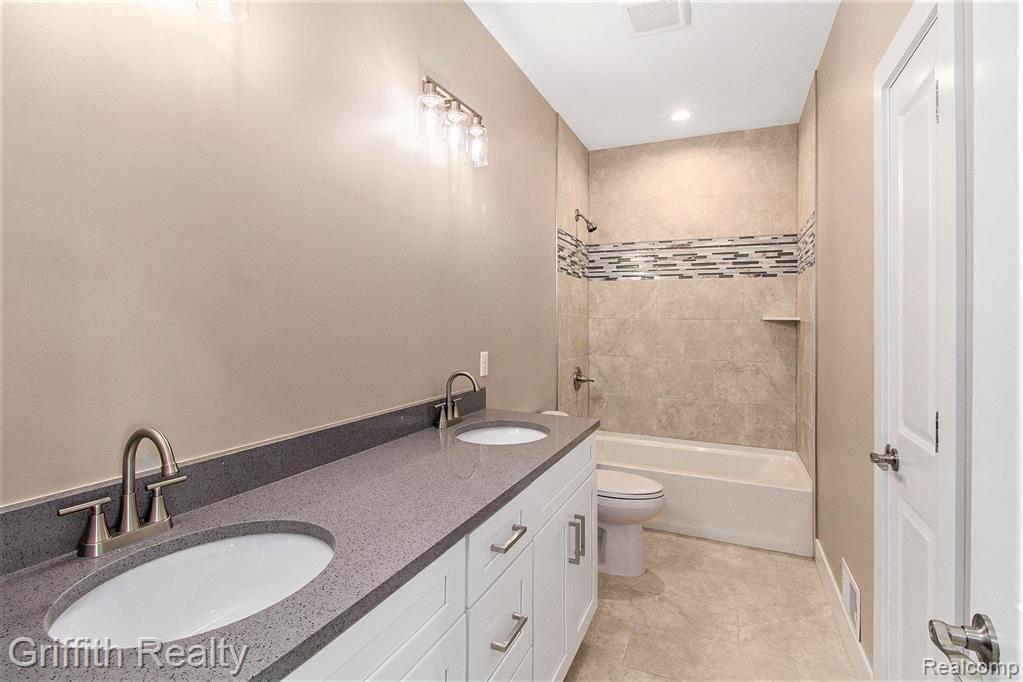 2763 Clivedon Road Howell, MI 48843 - Photo 16 of 26 Gallery Image 16