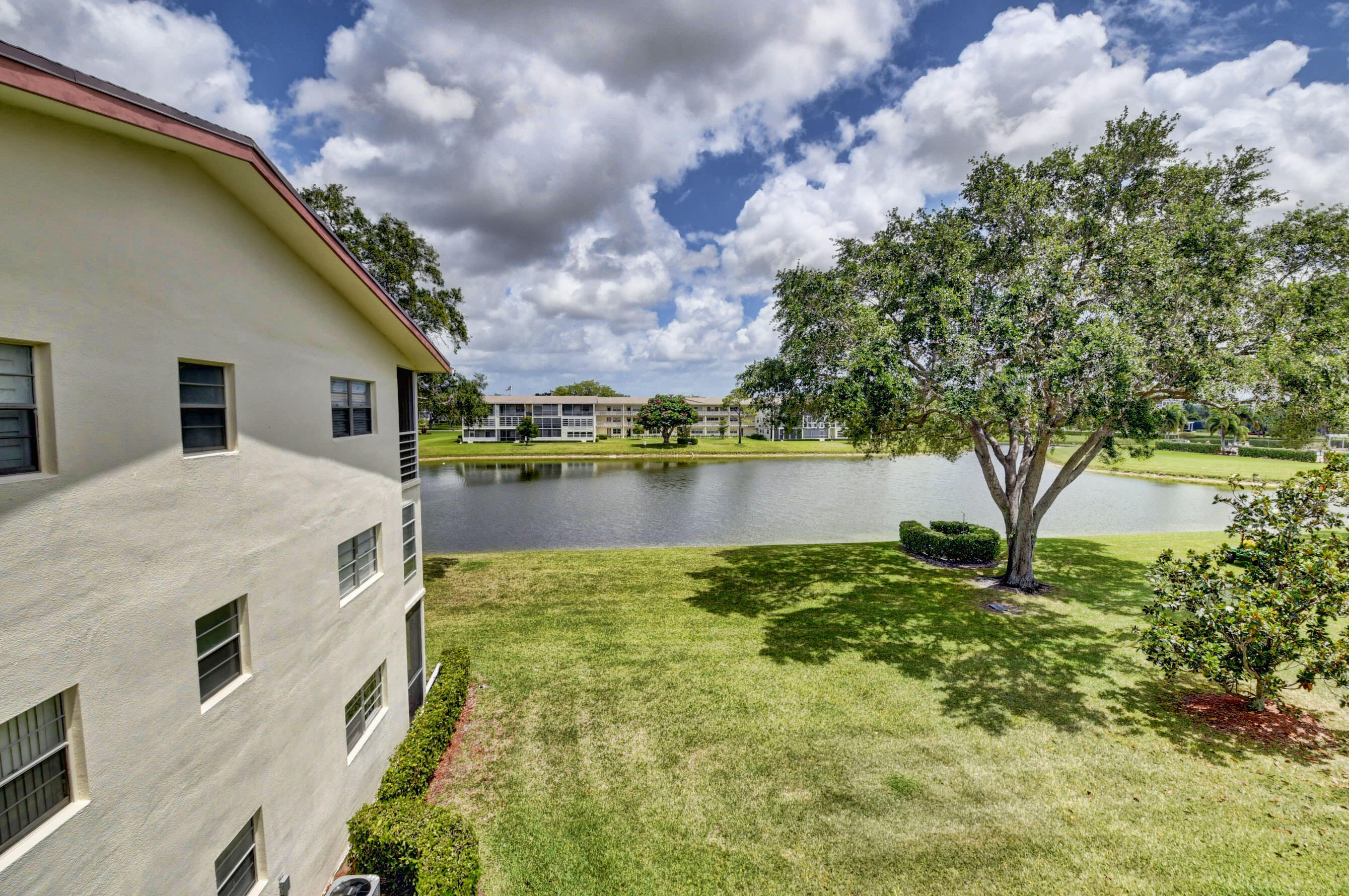 249 Preston F Boca Raton, FL 33434 - Photo 3 of 51 Lake View
