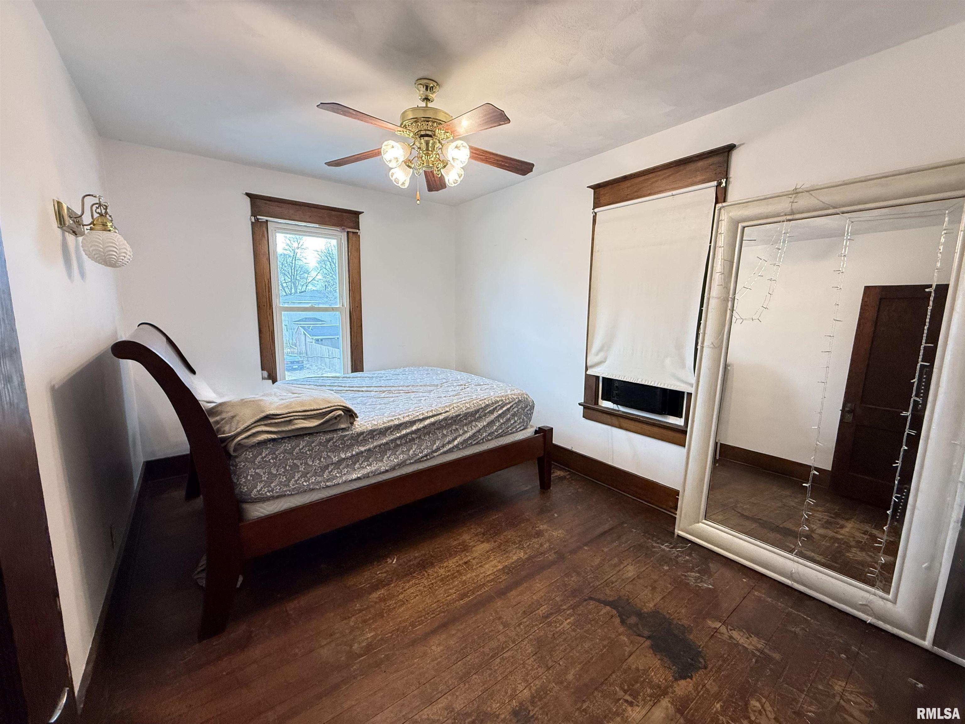 469 North 2nd Avenue Canton, IL 61520 - Photo 14 of 26