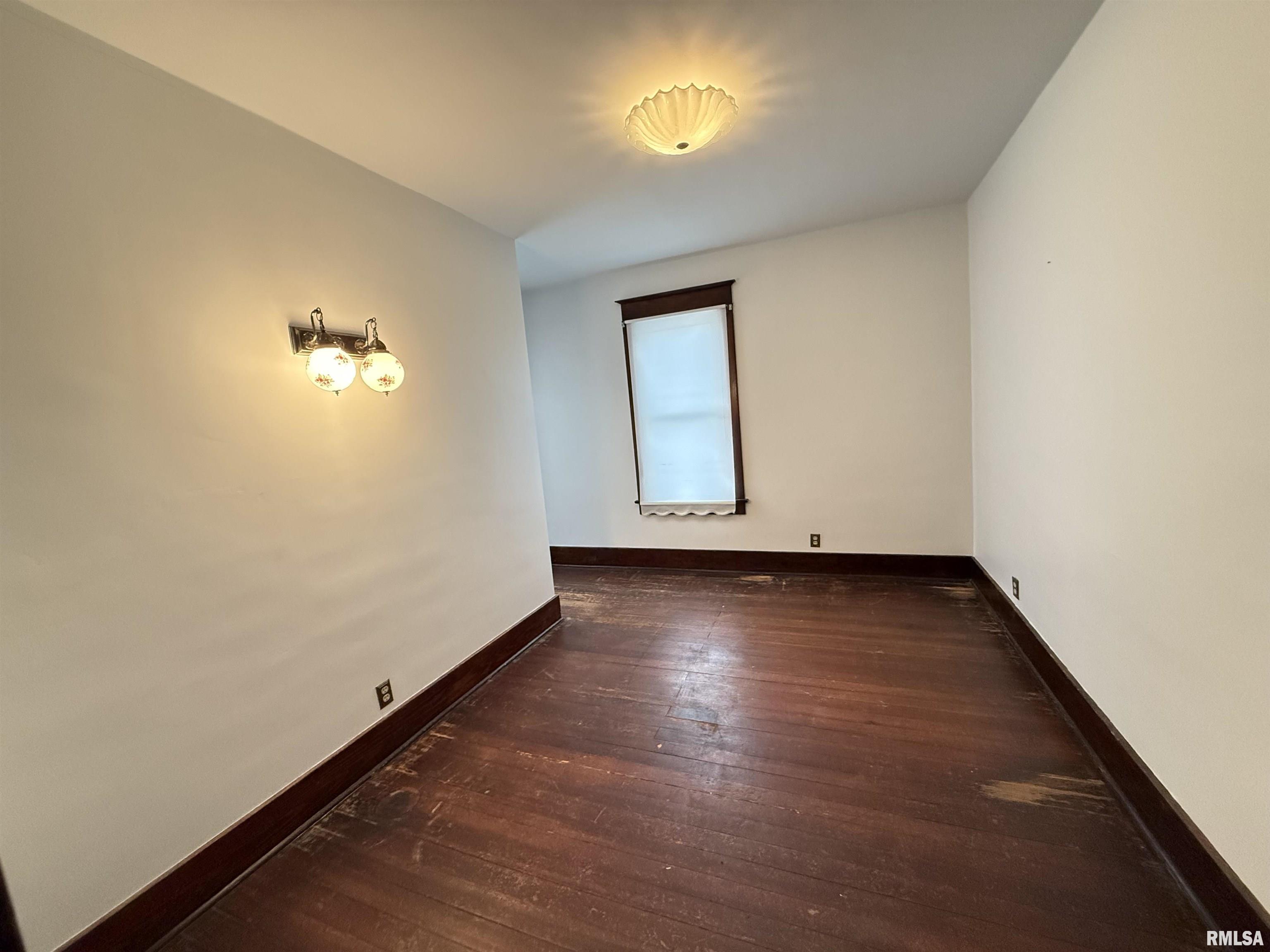 469 North 2nd Avenue Canton, IL 61520 - Photo 19 of 26