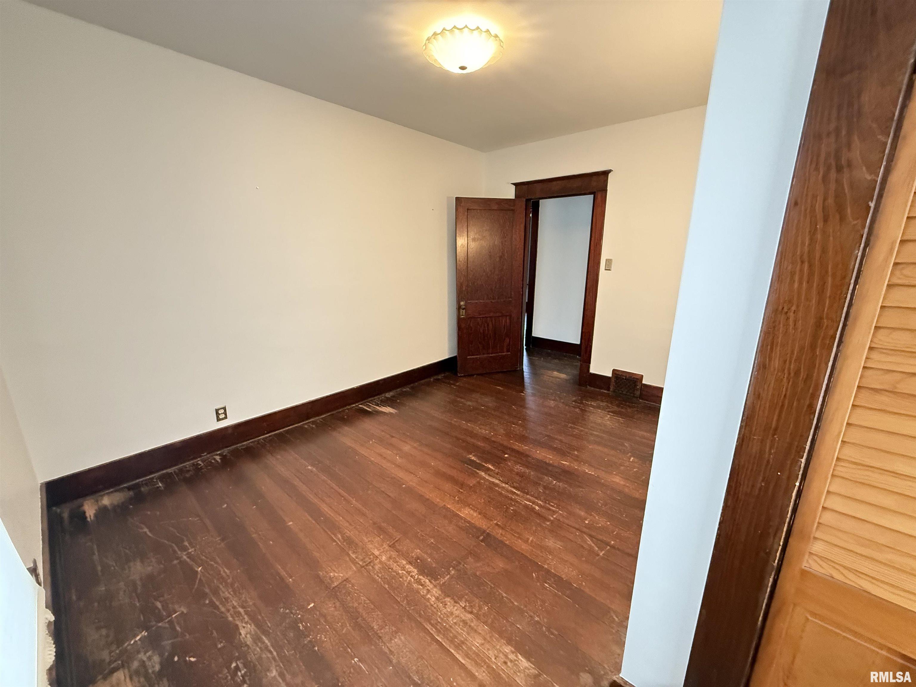 469 North 2nd Avenue Canton, IL 61520 - Photo 20 of 26