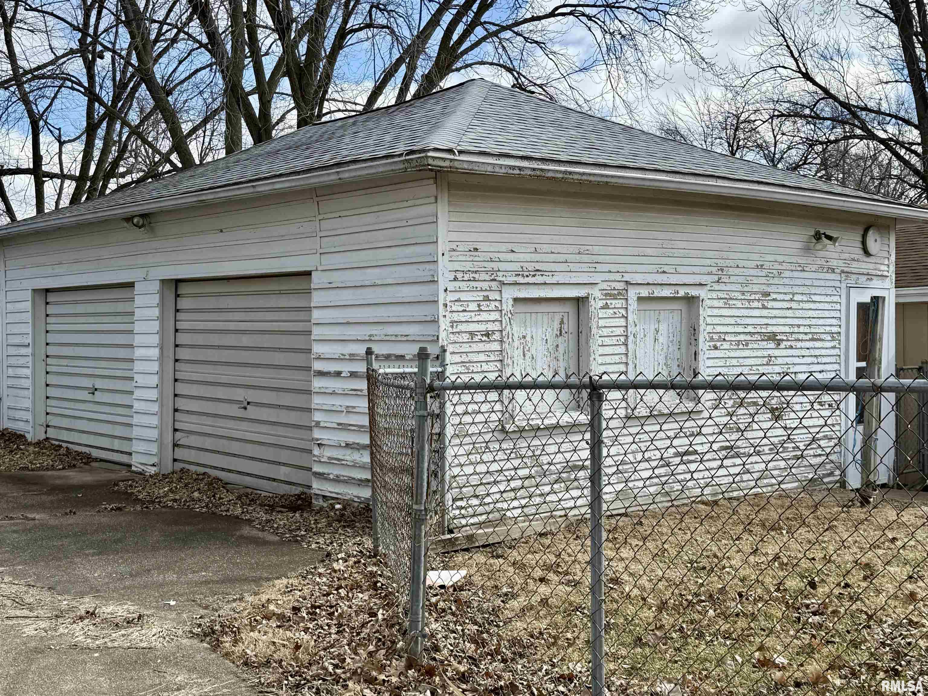 469 North 2nd Avenue Canton, IL 61520 - Photo 2 of 26