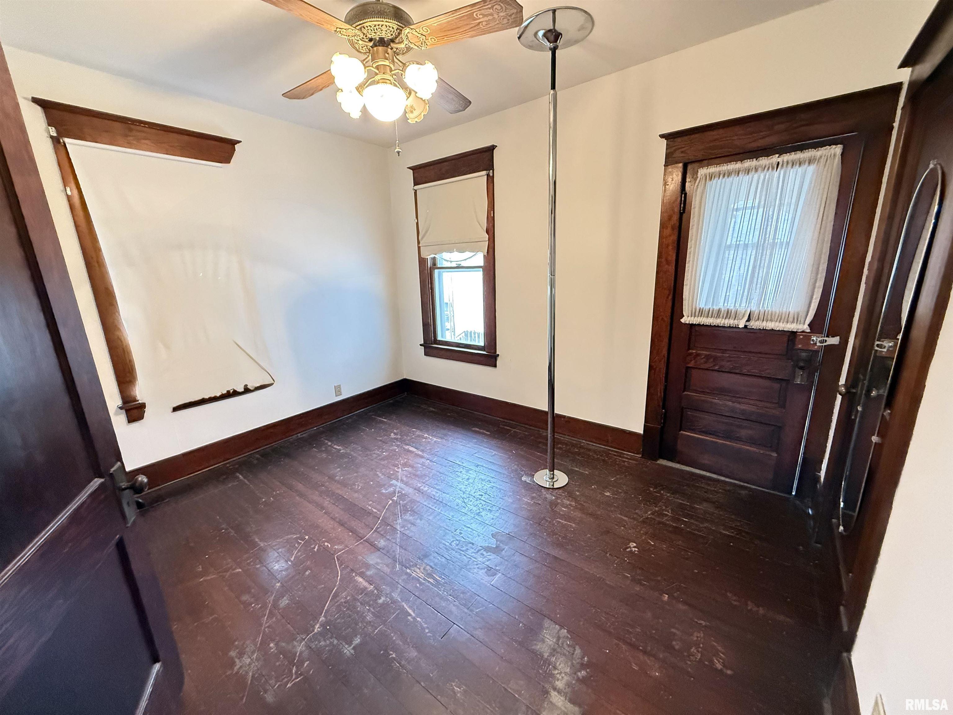 469 North 2nd Avenue Canton, IL 61520 - Photo 22 of 26