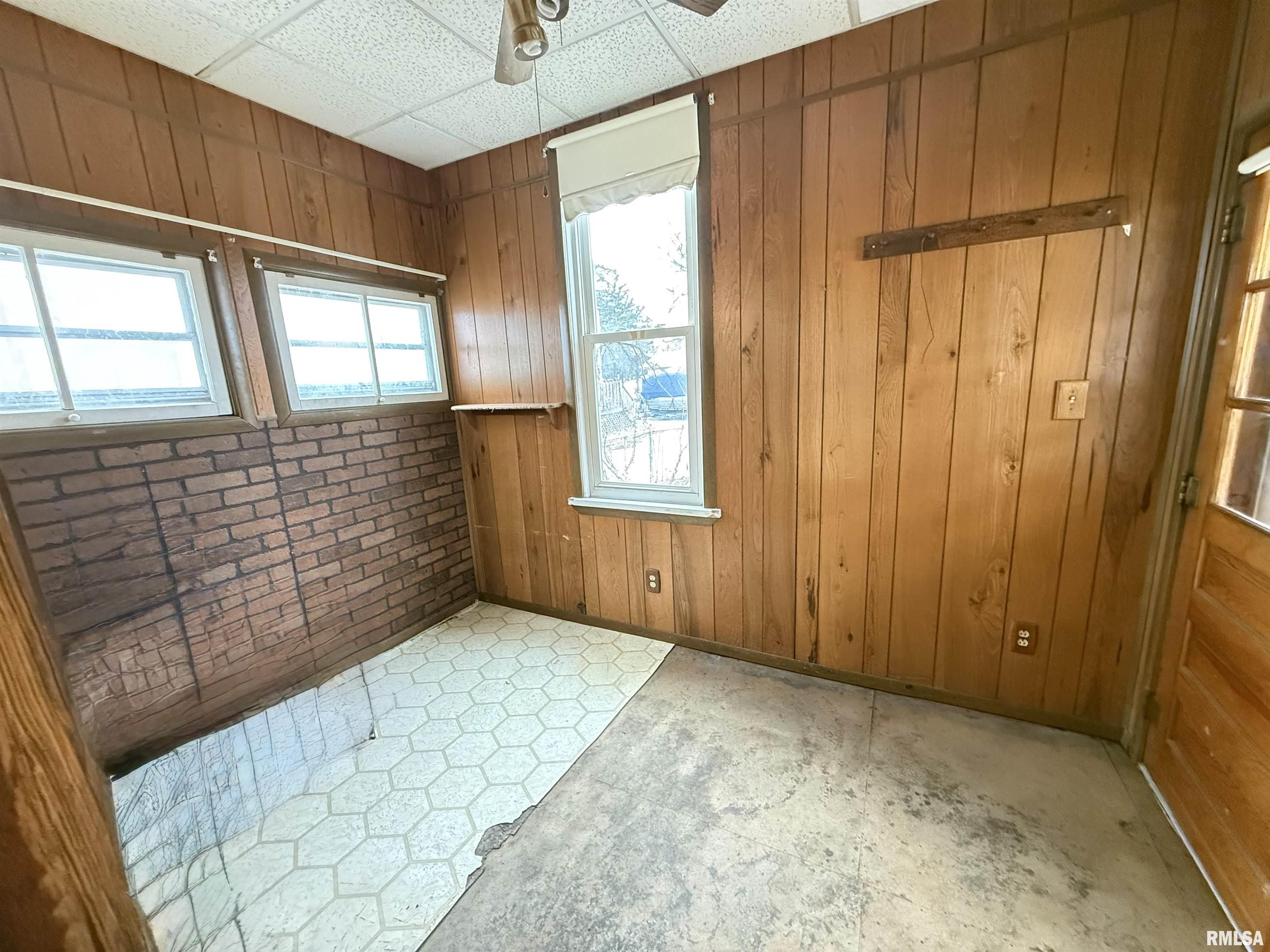 469 North 2nd Avenue Canton, IL 61520 - Photo 24 of 26