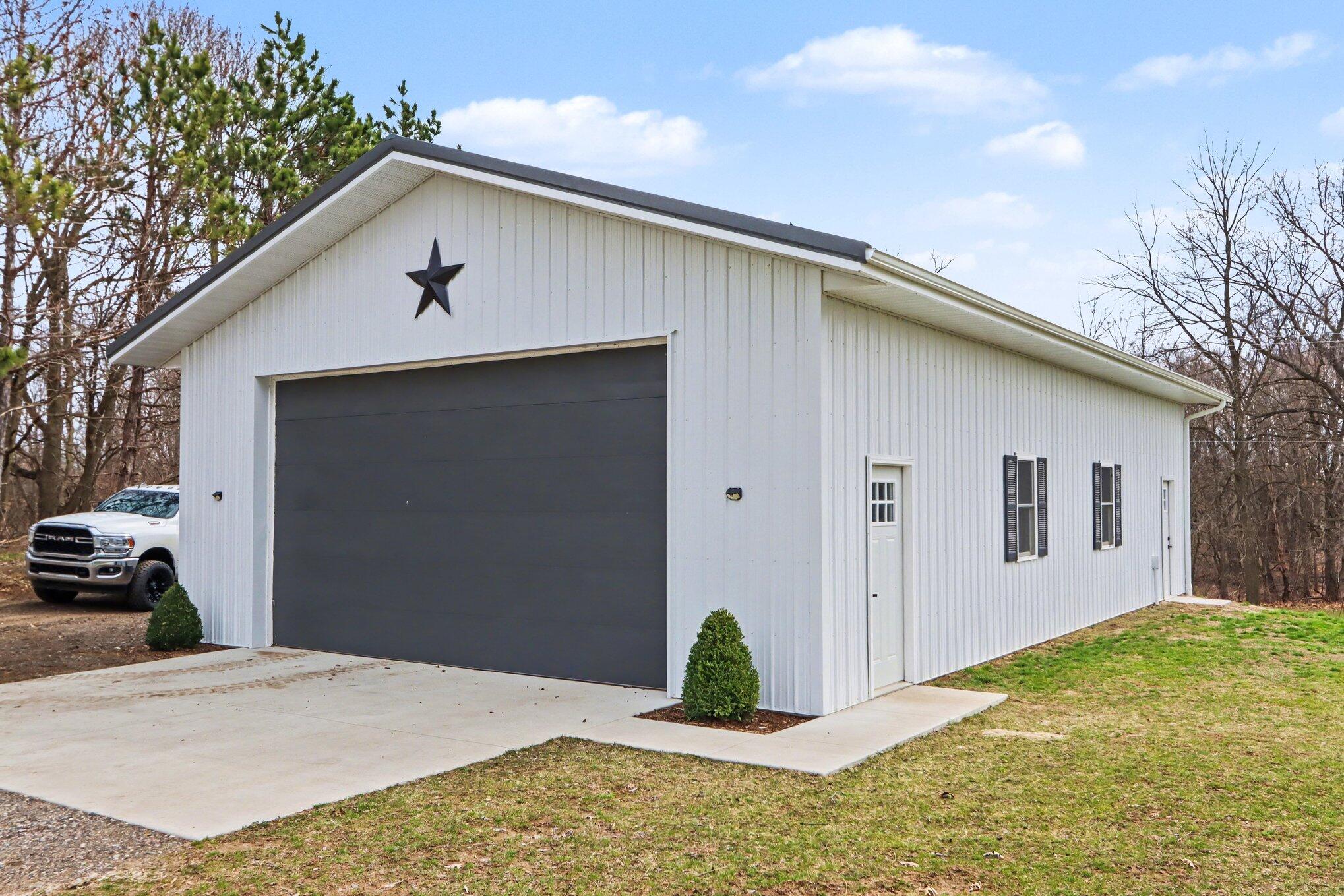 22381 North Angling Road Centreville, MI 49032 - Photo 32 of 45 30x48 Polebarn