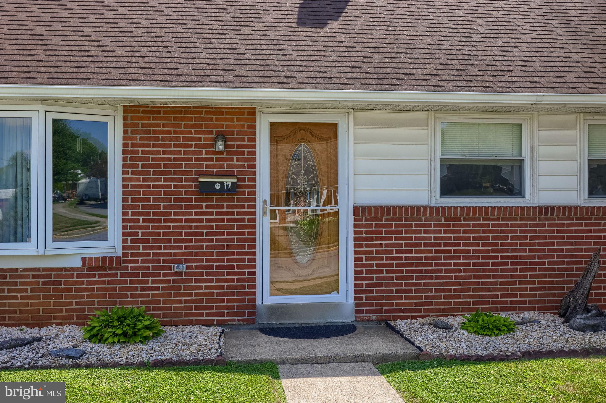 17 South Elm Street Lititz, PA 17543 - Photo 5 of 33