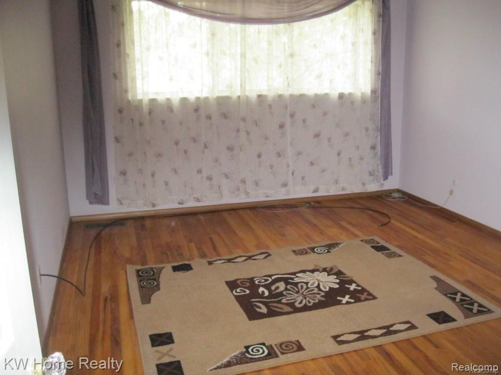 25835 Lahser Road, Unit 7 Southfield, MI 48033 - Photo 4 of 9