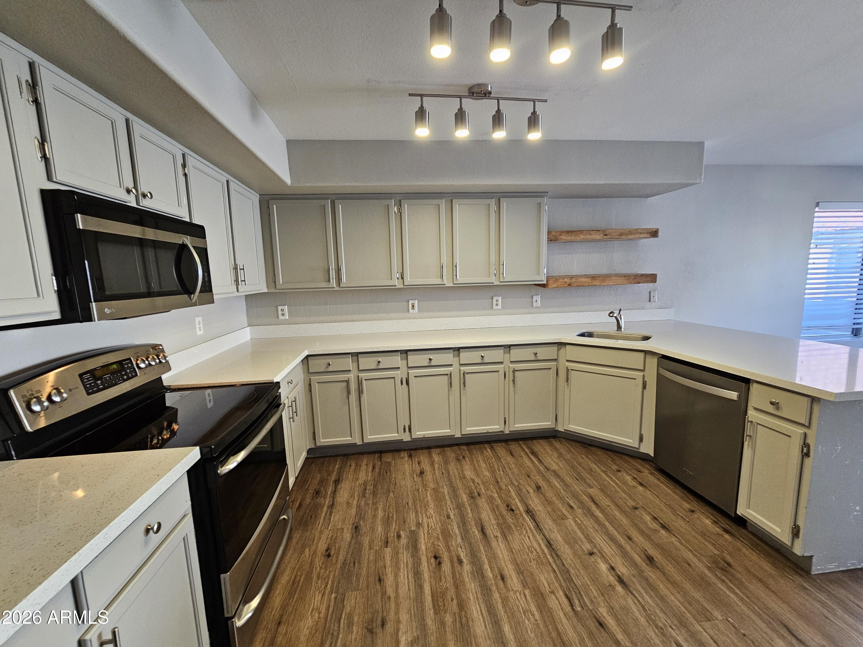 1142 West Sandy Banks Gilbert, AZ 85233 - Photo 5 of 20 1142 Kitchen 2