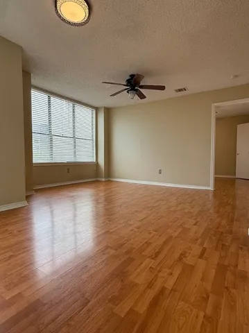 $1,250 | 2409 Leon Street, Unit 305, Austin, TX 78705