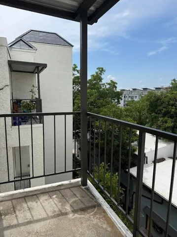 $1,250 | 2409 Leon Street, Unit 305, Austin, TX 78705