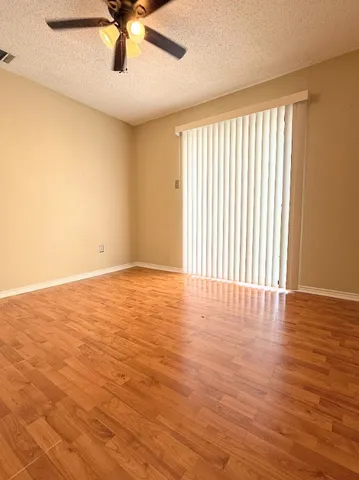 $1,250 | 2409 Leon Street, Unit 305, Austin, TX 78705