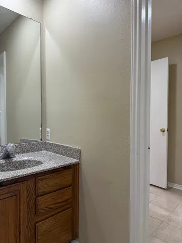 $1,250 | 2409 Leon Street, Unit 305, Austin, TX 78705
