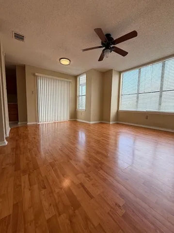 $1,250 | 2409 Leon Street, Unit 305, Austin, TX 78705