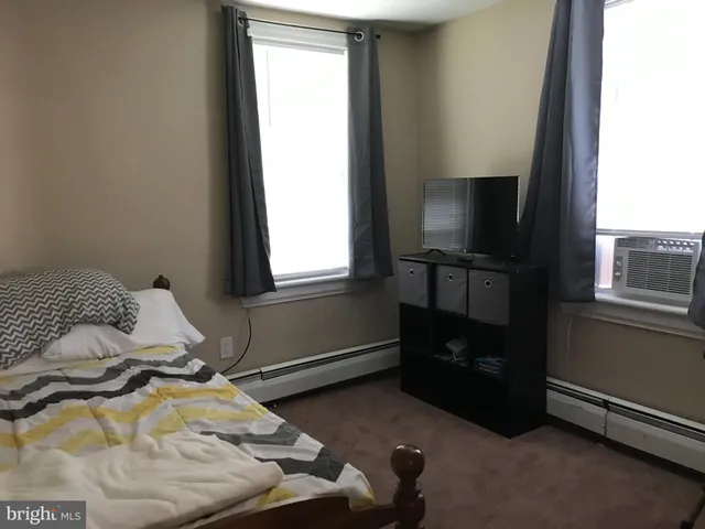 $1,755 | 430 Leconey Avenue, Palmyra, NJ 08065