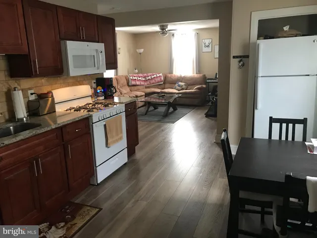 $1,755 | 430 Leconey Avenue, Palmyra, NJ 08065