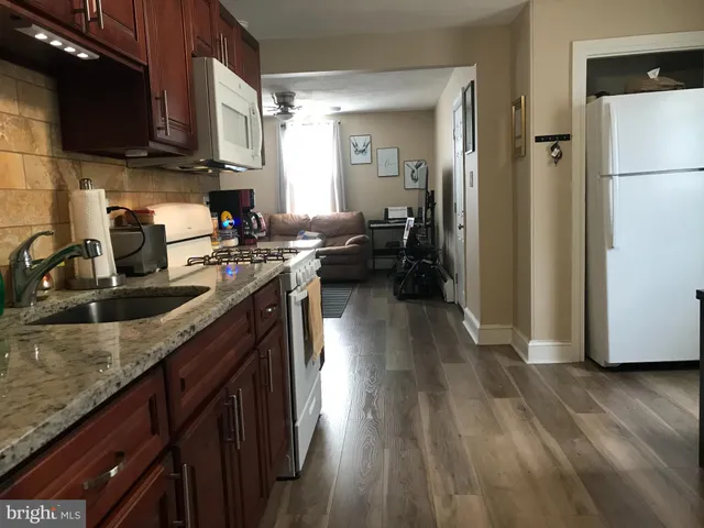 $1,755 | 430 Leconey Avenue, Palmyra, NJ 08065