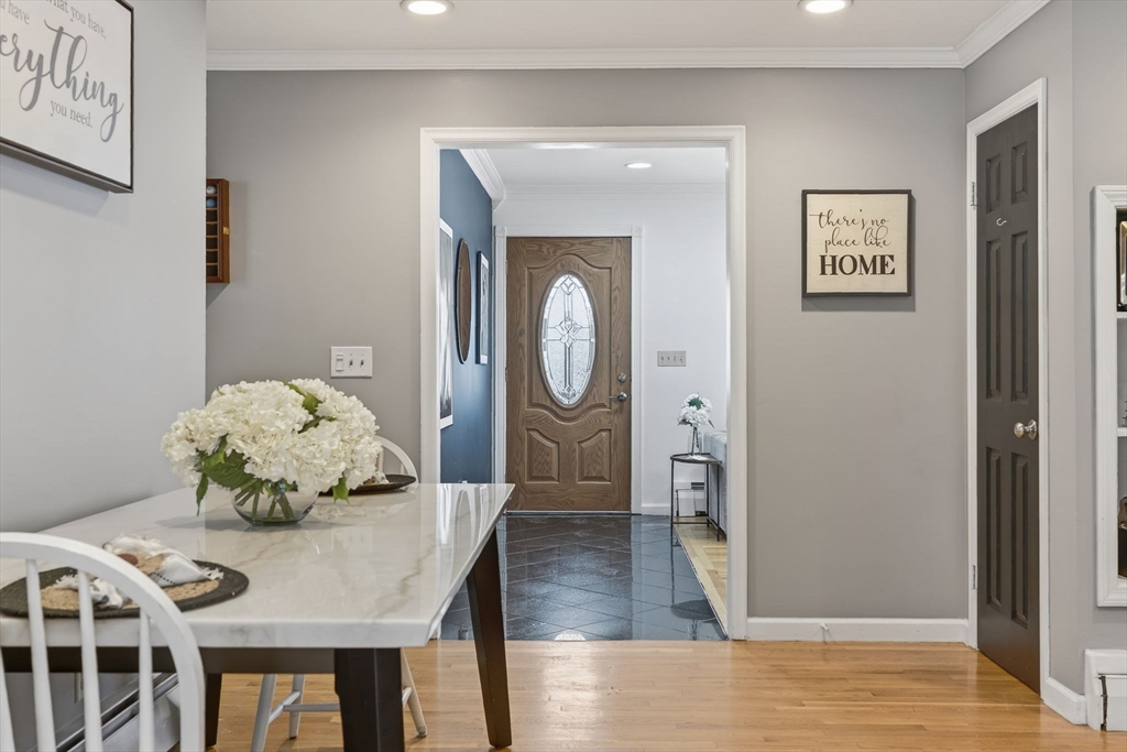 18 Erhardt Terrace Methuen, MA 01844 - Photo 6 of 27