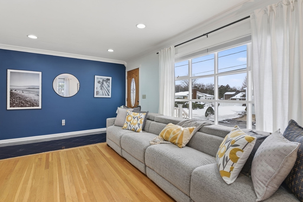 18 Erhardt Terrace Methuen, MA 01844 - Photo 8 of 27