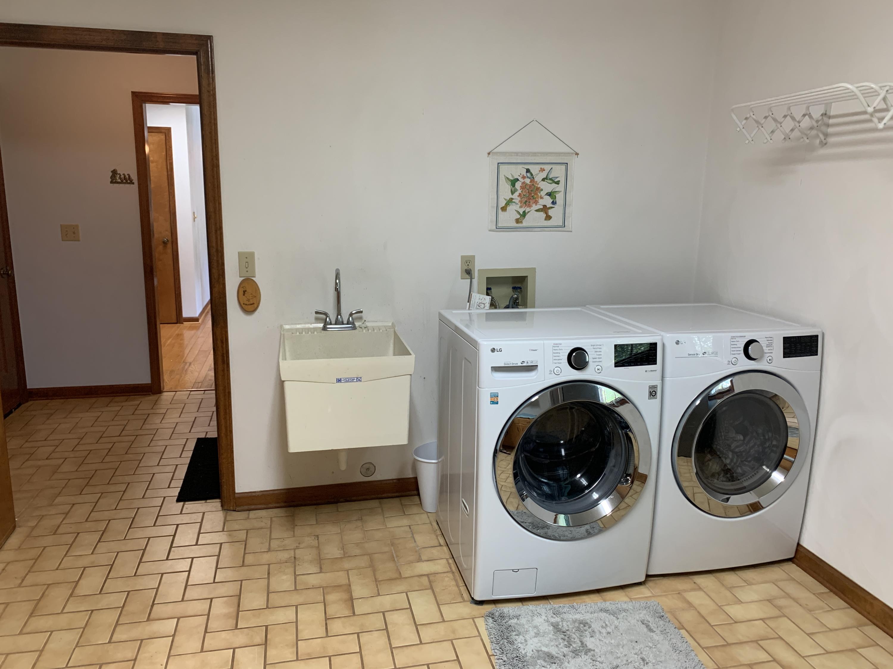 338 Teel Brooke Road Rocky Mount, VA 24151 - Photo 14 of 55 14 Laundry Room (1)