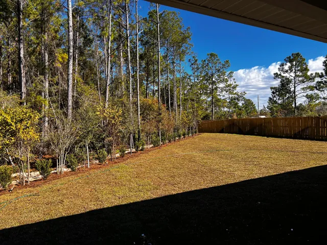 a picture of a very nice looking hallway