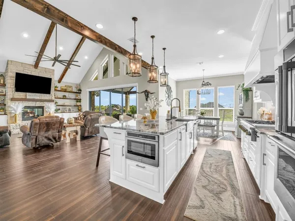 $1,075,000 | 162 Pinnacle Peak Lane, Weatherford, TX 76087