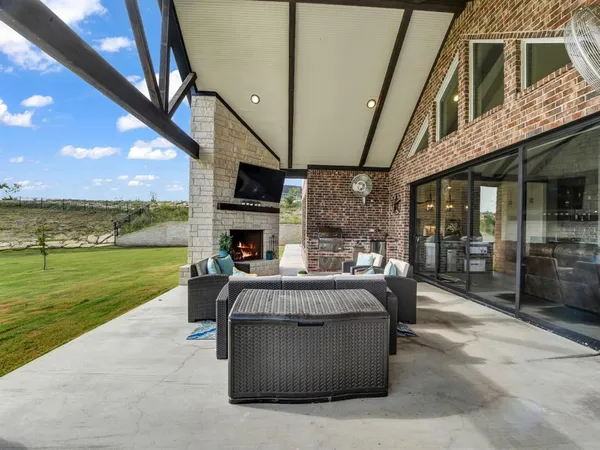 $1,075,000 | 162 Pinnacle Peak Lane, Weatherford, TX 76087
