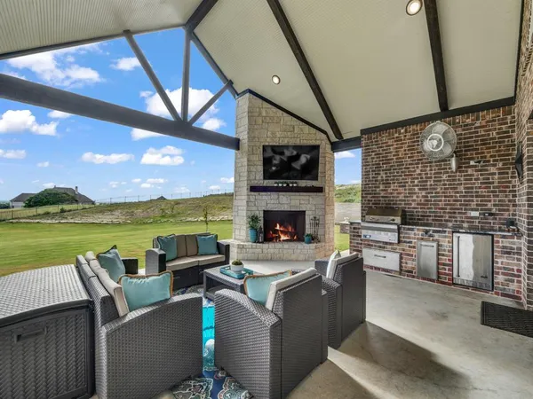 $1,075,000 | 162 Pinnacle Peak Lane, Weatherford, TX 76087