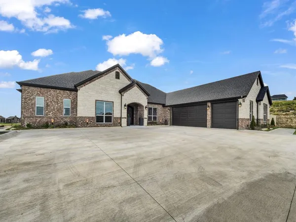 $1,075,000 | 162 Pinnacle Peak Lane, Weatherford, TX 76087