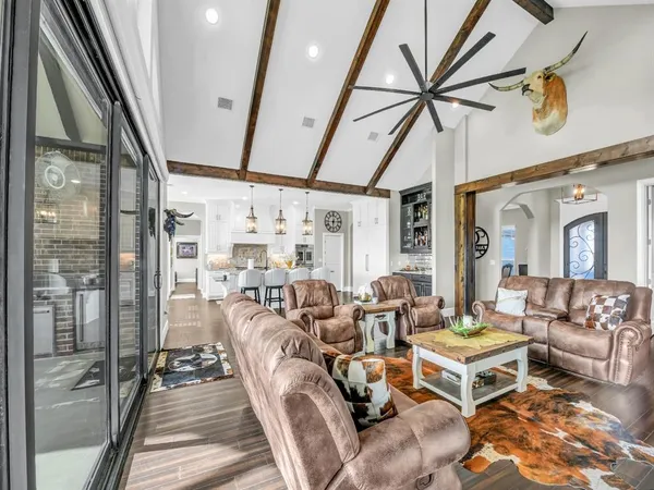 $1,075,000 | 162 Pinnacle Peak Lane, Weatherford, TX 76087