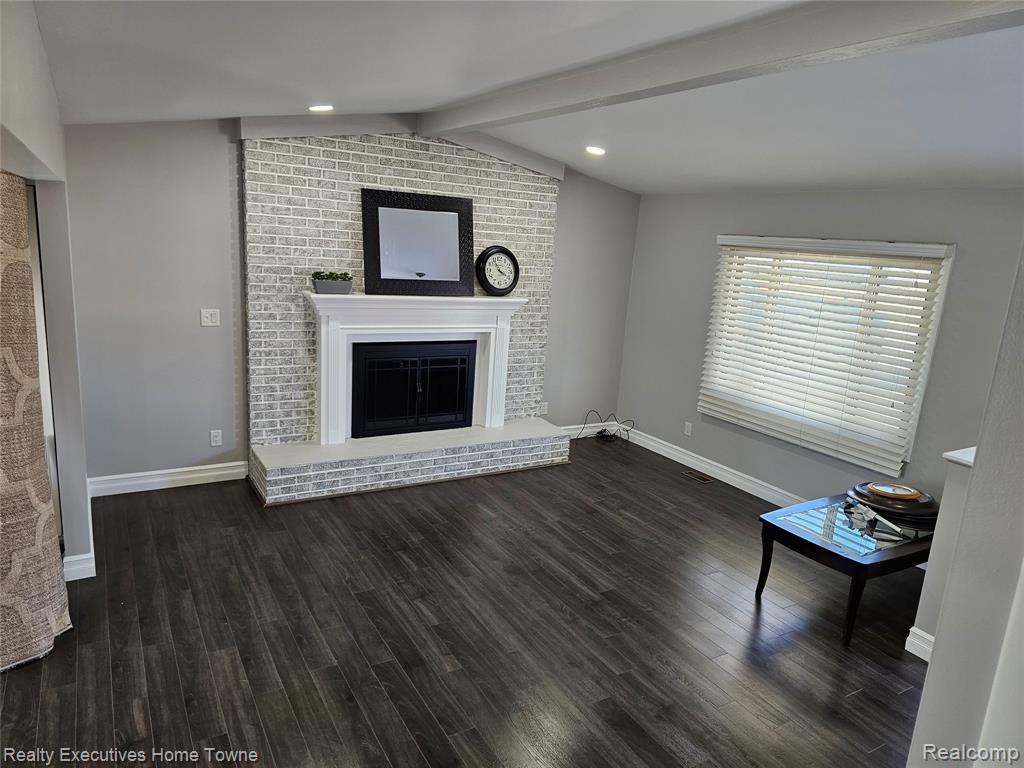 2458 Lindell Road Sterling Heights, MI 48310 - Photo 3 of 20
