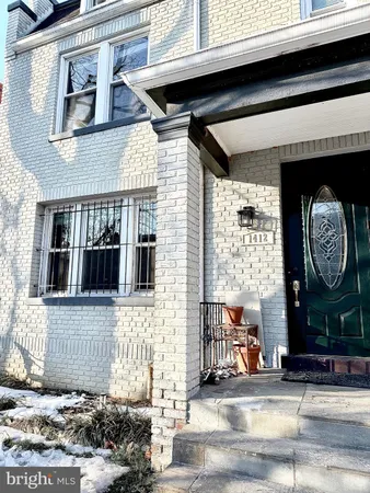 $2,800 | 1412 A Street Southeast, Unit 2, Washington, DC 20003