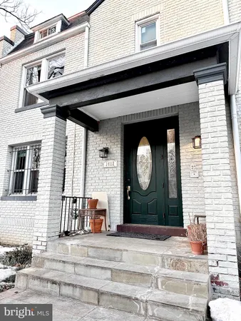 $2,800 | 1412 A Street Southeast, Unit 2, Washington, DC 20003