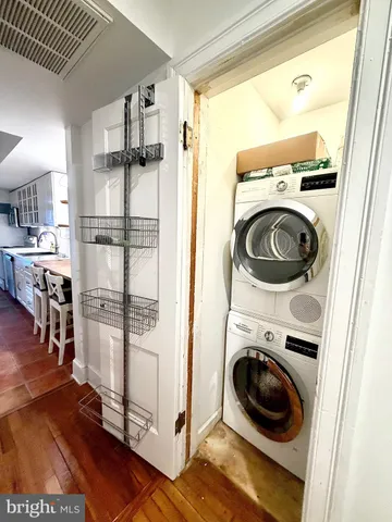 $2,800 | 1412 A Street Southeast, Unit 2, Washington, DC 20003