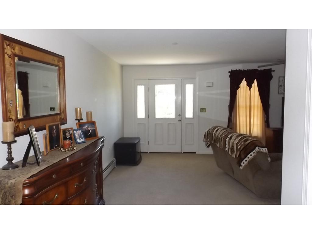 5 Fox Run Road, Unit 5 Raymond, NH 03077 - Photo 4 of 29