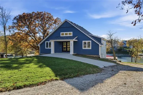 $910,000 | 622 Lake Viking Terrace, Gallatin, MO 64640