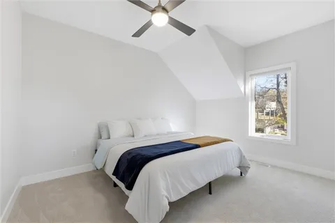 $910,000 | 622 Lake Viking Terrace, Gallatin, MO 64640