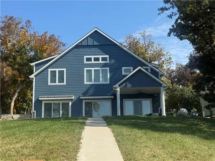 $910,000 | 622 Lake Viking Terrace, Gallatin, MO 64640