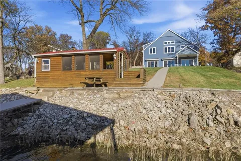 $910,000 | 622 Lake Viking Terrace, Gallatin, MO 64640