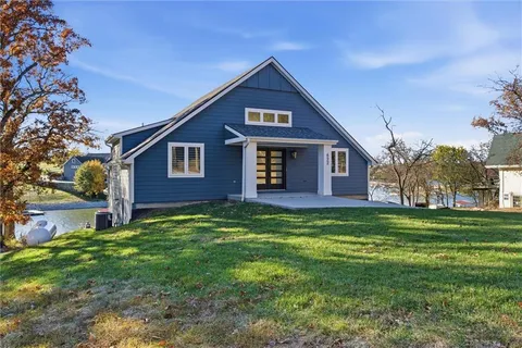 $910,000 | 622 Lake Viking Terrace, Gallatin, MO 64640