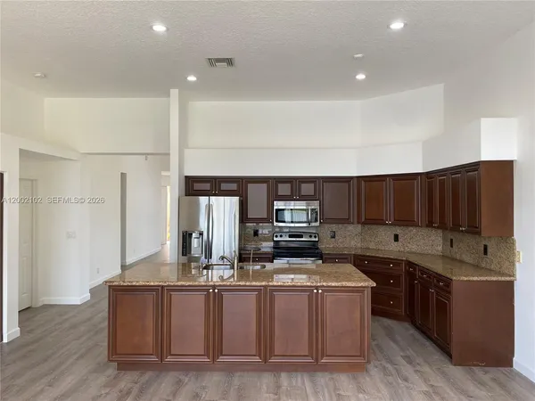 $7,995 | 2486 Bay Isle Drive, Weston, FL 33327