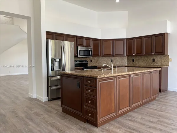 $7,995 | 2486 Bay Isle Drive, Weston, FL 33327