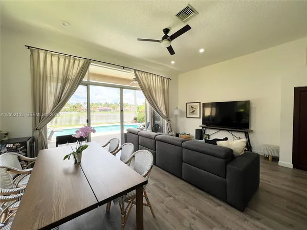 $7,995 | 2486 Bay Isle Drive, Weston, FL 33327