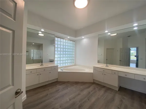 $7,995 | 2486 Bay Isle Drive, Weston, FL 33327