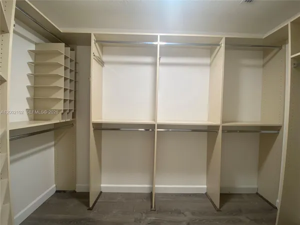 $7,995 | 2486 Bay Isle Drive, Weston, FL 33327